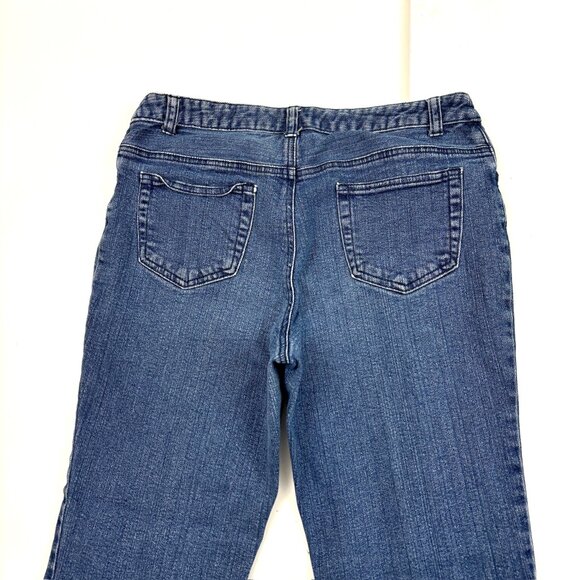 Madison & Max Bootcut Women's size 8P Dark Wash Blue Denim Jeans - Picture 3 of 3